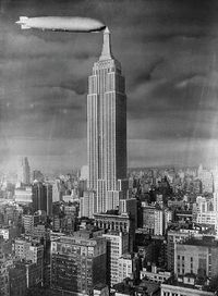 Dirigible_empire_state_building